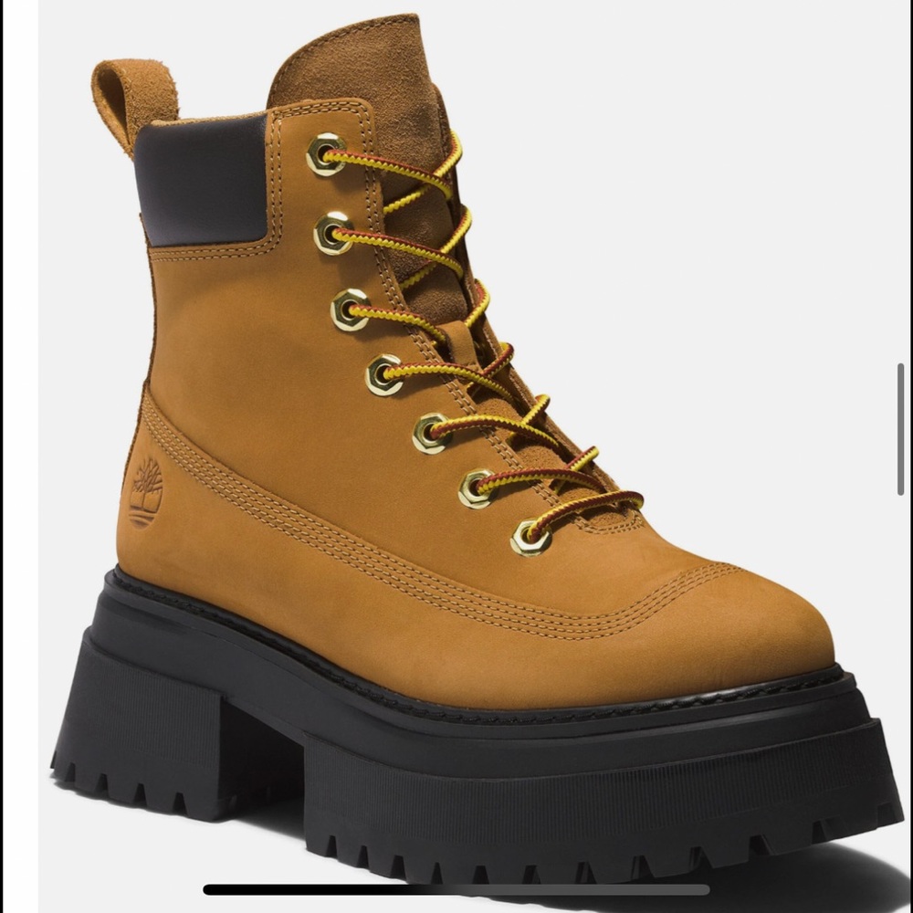 Timberland Sky 6 Inch Women’s Size 9.5